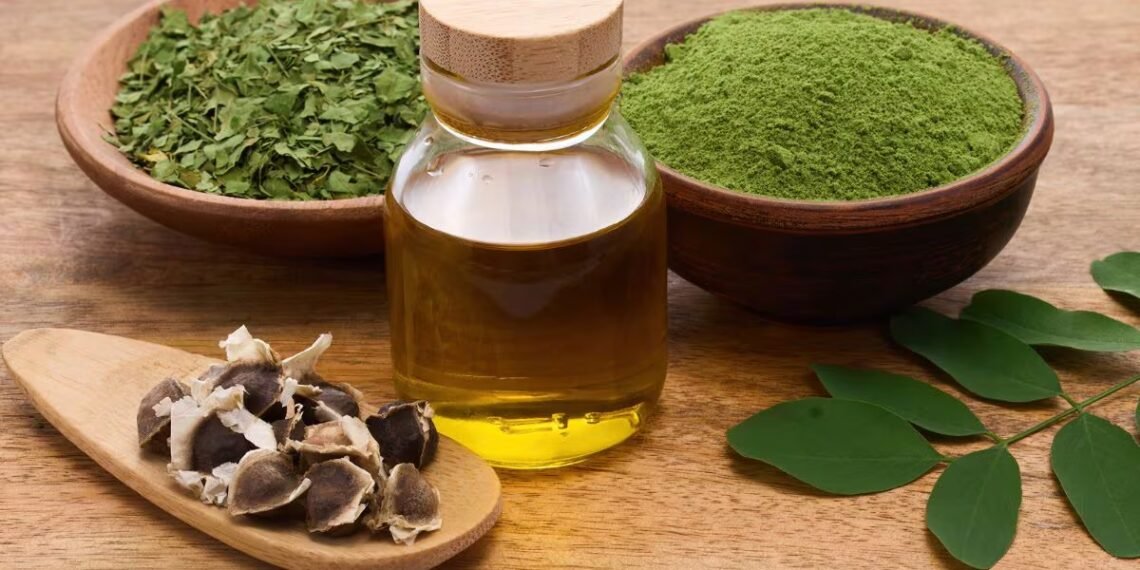 खाली पेट मोरिंगा पत्तों का उबला पानी पीने के फायदे: पाचन, इम्यूनिटी और स्वास्थ्य पर संभावित प्रभाव